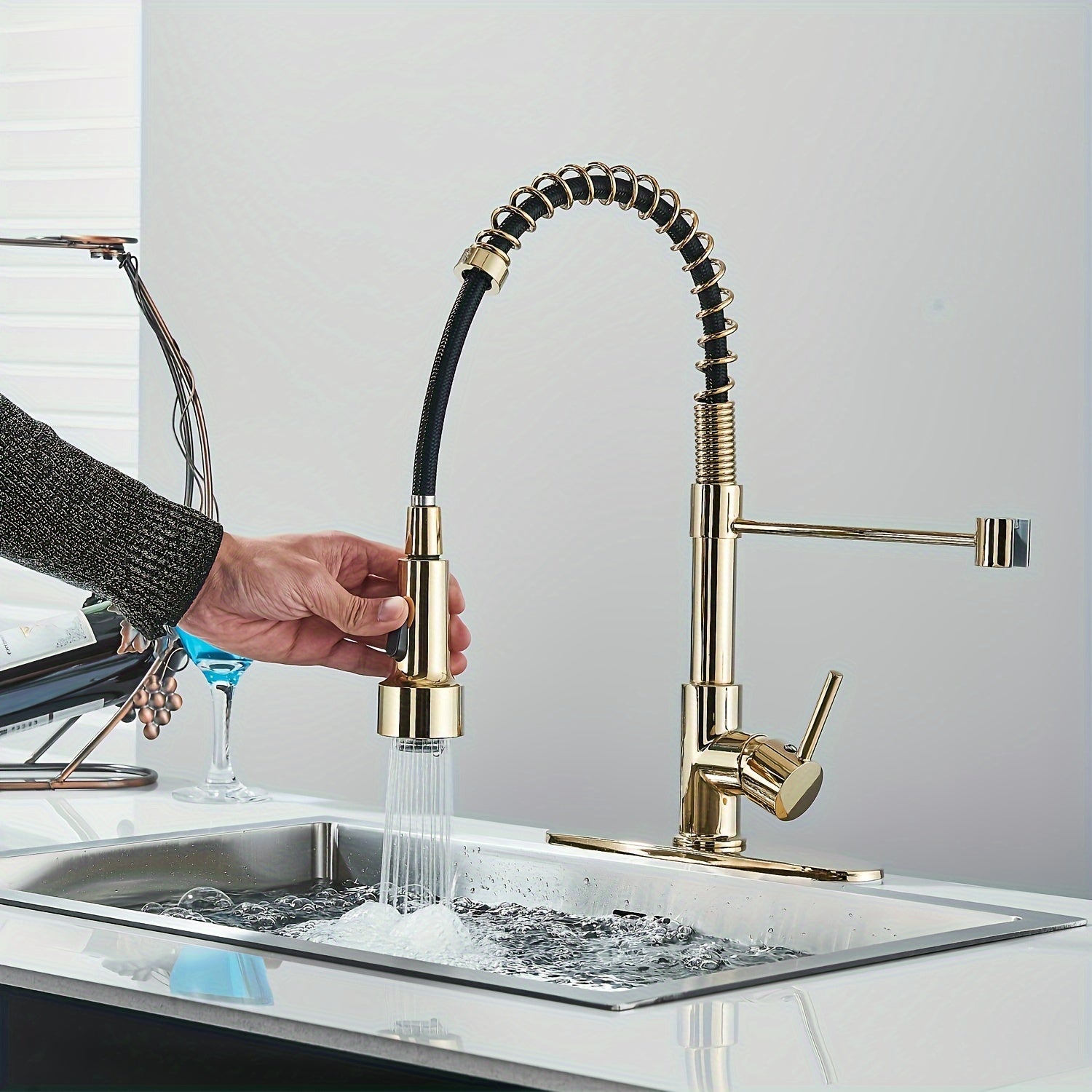 Brass 360° Swivel Kitchen Faucet (Hydroelectric LED)