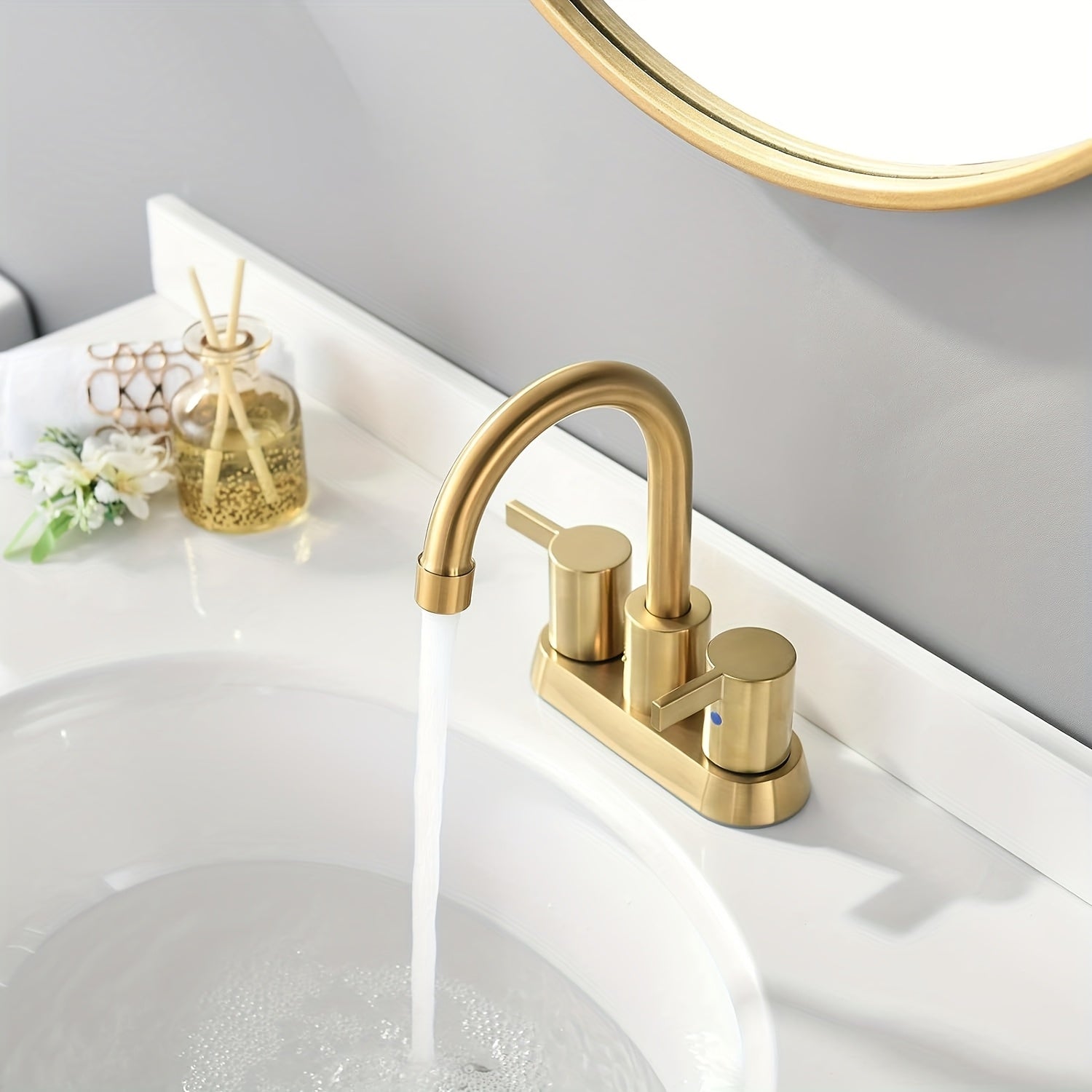 Brass 360° Swivel Bathroom Faucet (4-Inch Centerset)