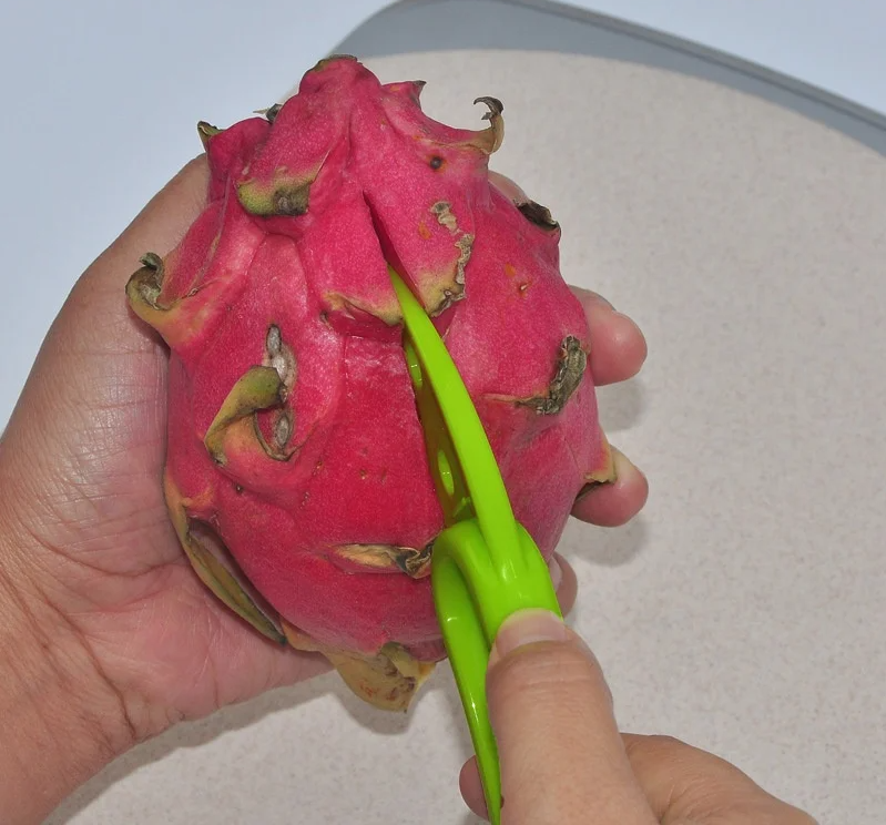 3-In-1 BPA-Free Ergonomic Avocado Slicer