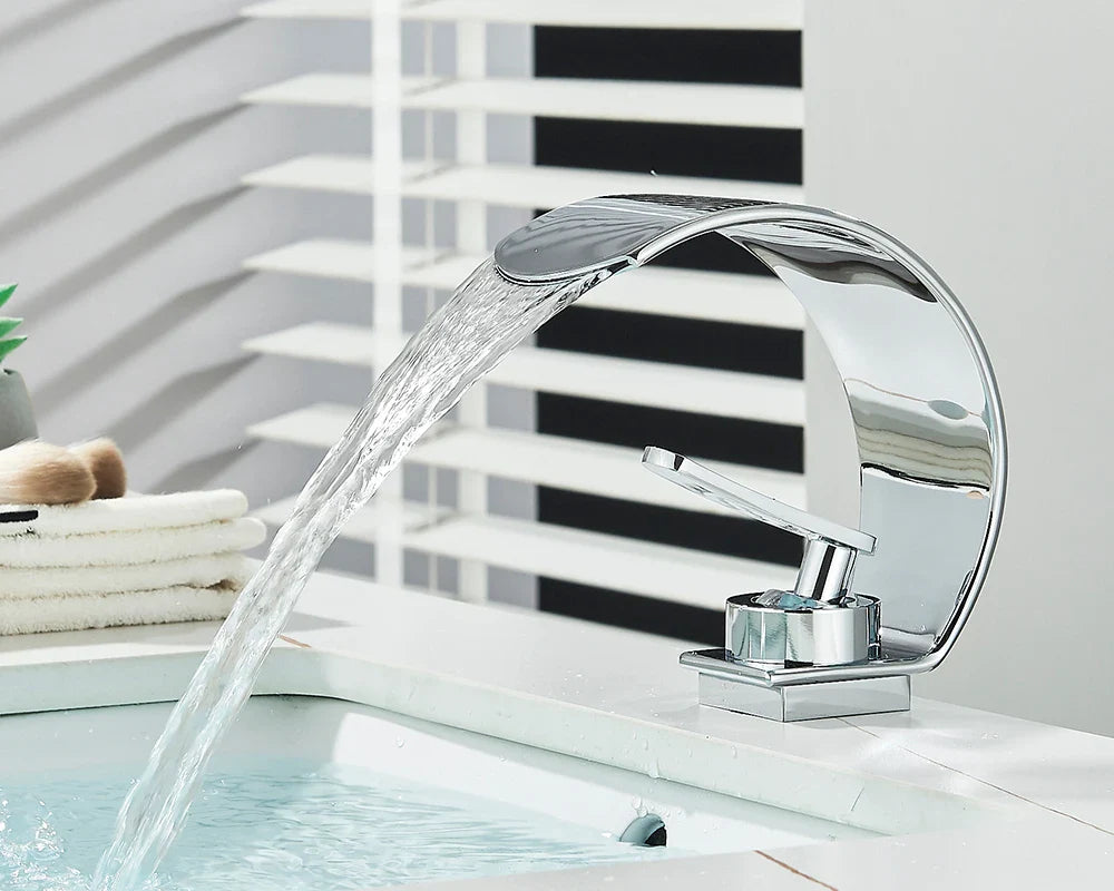 Brass Waterfall Single-Handle Bathroom Faucet (Deck-Mount Single Hole)