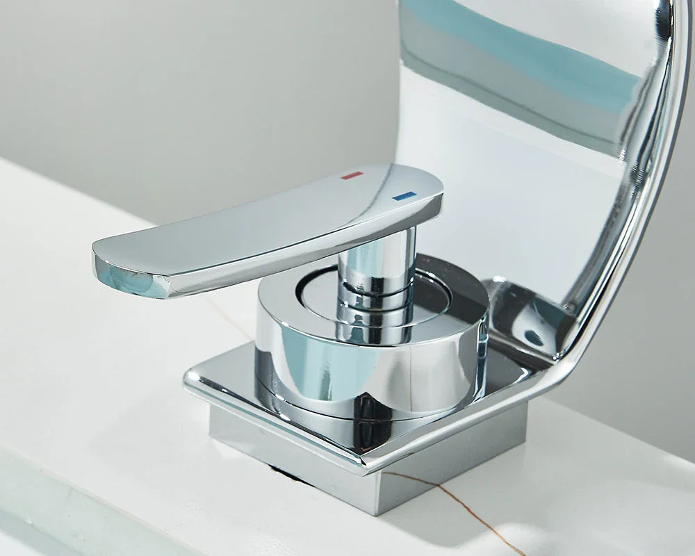 Brass Waterfall Single-Handle Bathroom Faucet (Deck-Mount Single Hole)