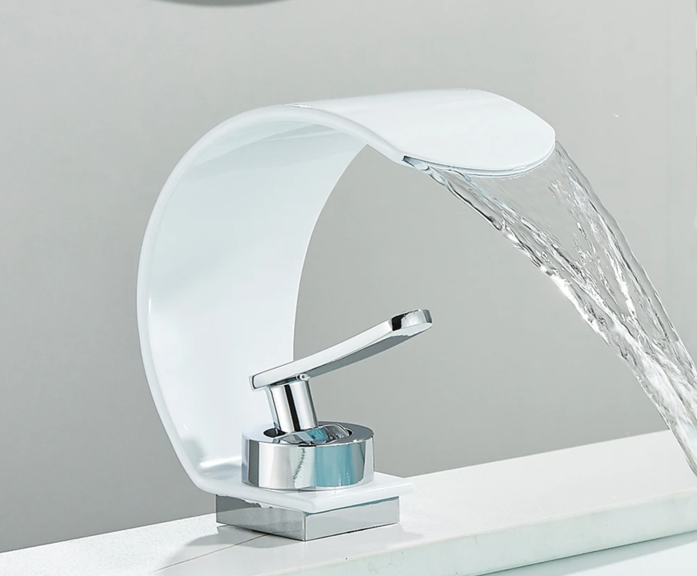 Brass Waterfall Single-Handle Bathroom Faucet (Deck-Mount Single Hole)