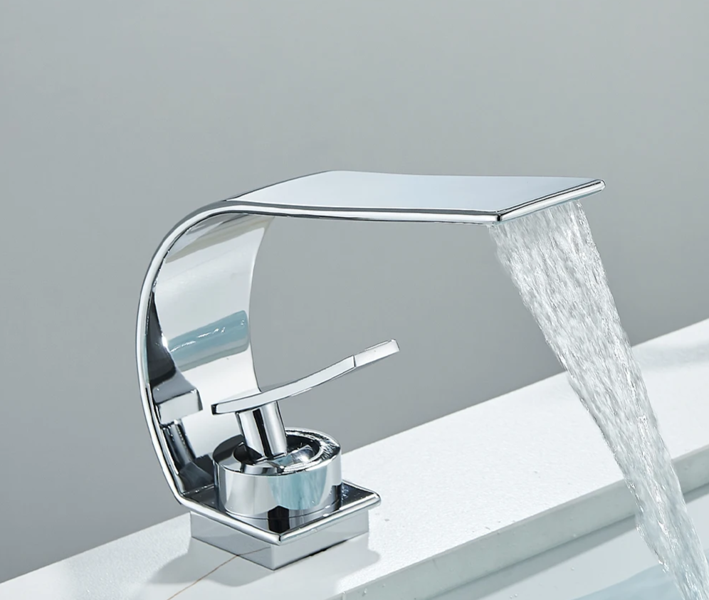 Brass Waterfall Single-Handle Bathroom Faucet (Deck-Mount Single Hole)