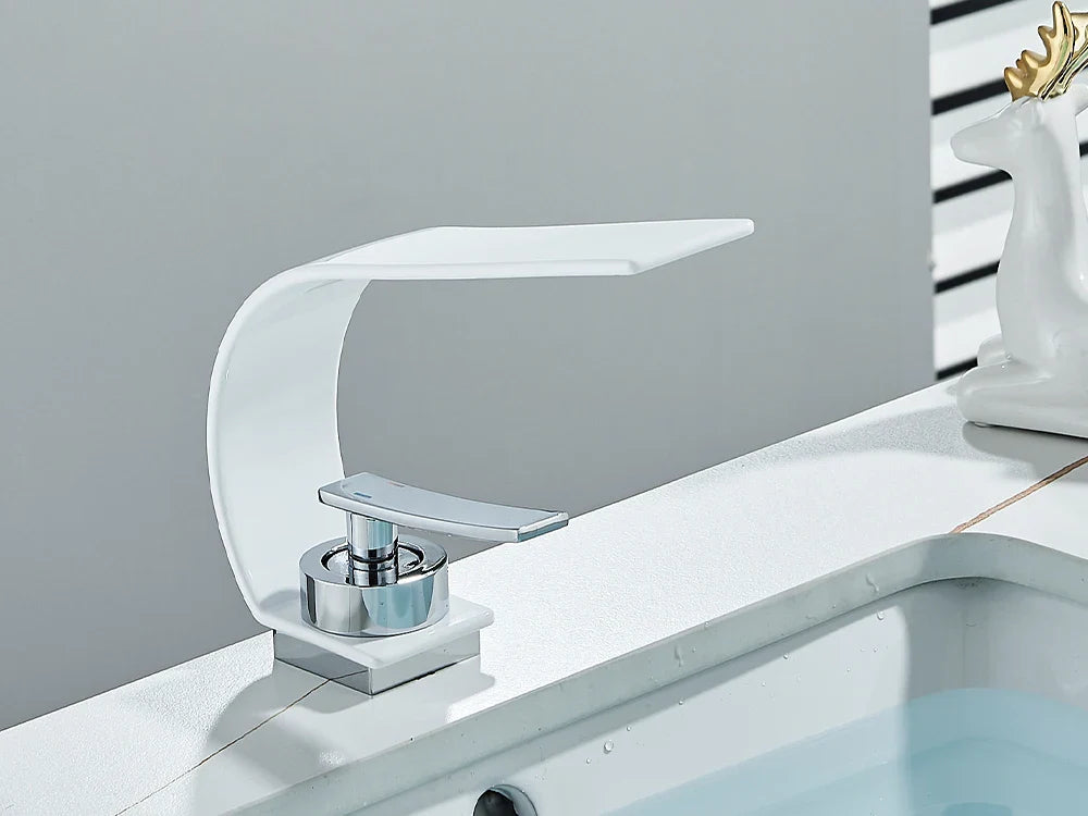 Brass Waterfall Single-Handle Bathroom Faucet (Deck-Mount Single Hole)