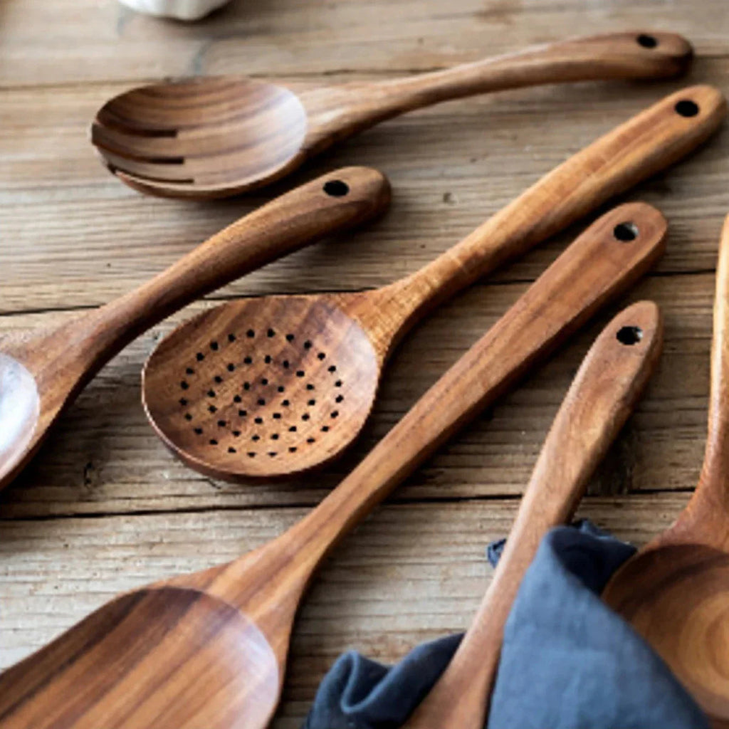Eco-Friendly Non-Scratch Wooden Utensil Set (With Storage Bucket)