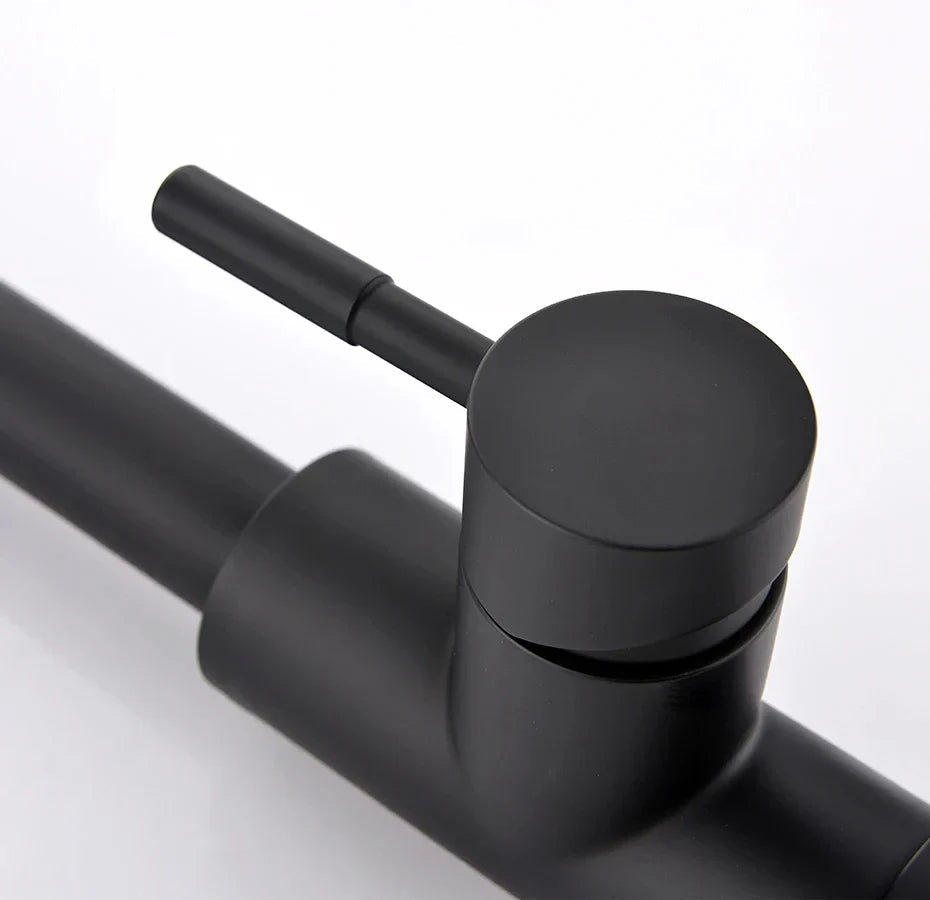 Pull-Out Single-Handle Kitchen Faucet (Deck-Mount)