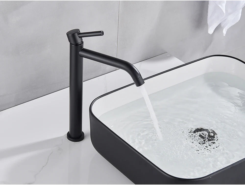 Single-Handle Ceramic Valve Basin Faucet (Single-Hole Deck-Mount)