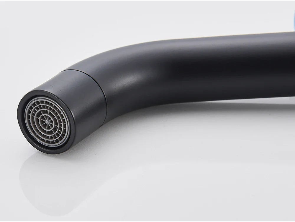 Single-Handle Ceramic Valve Basin Faucet (Single-Hole Deck-Mount)