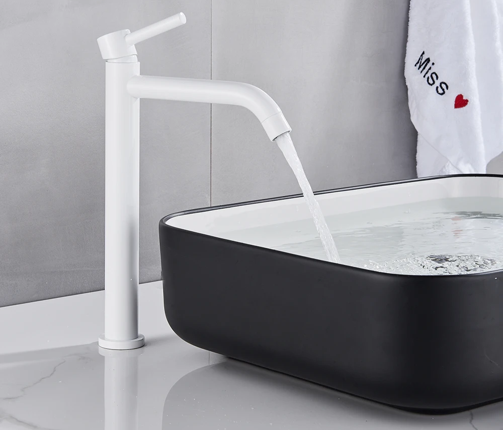 Single-Handle Ceramic Valve Basin Faucet (Single-Hole Deck-Mount)