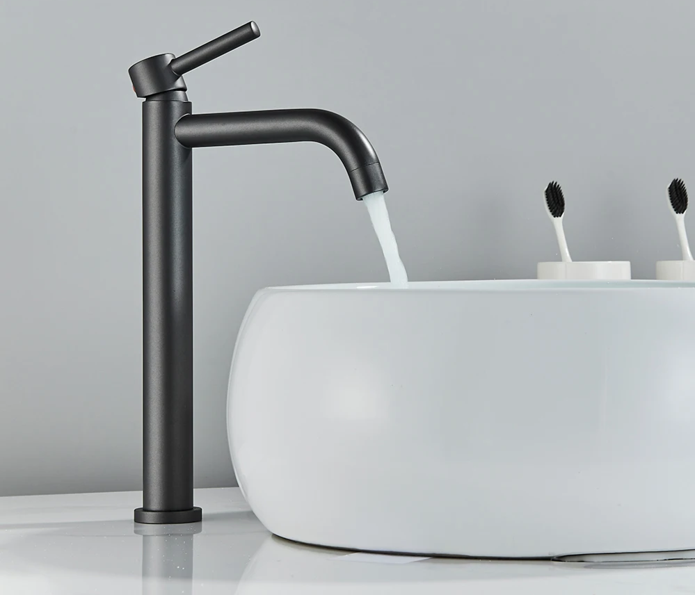 Single-Handle Ceramic Valve Basin Faucet (Single-Hole Deck-Mount)