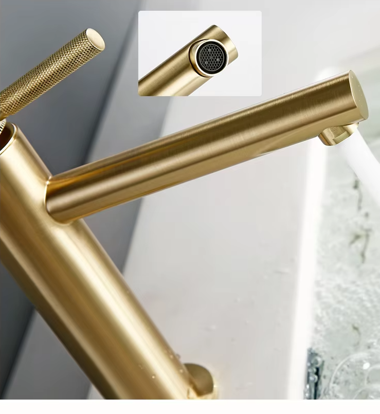 Solid Brass 360° Swivel Drip-Free Bathroom Faucet (Single-Hole Deck Mount)