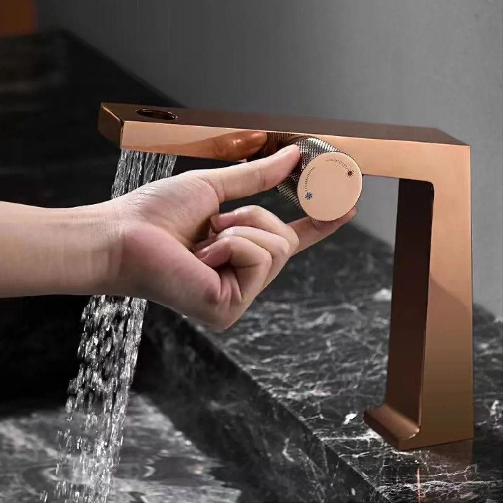 Solid Brass Brushed Rose Gold Single-Handle Bathroom Faucet (Single-Hole Deck-Mount)