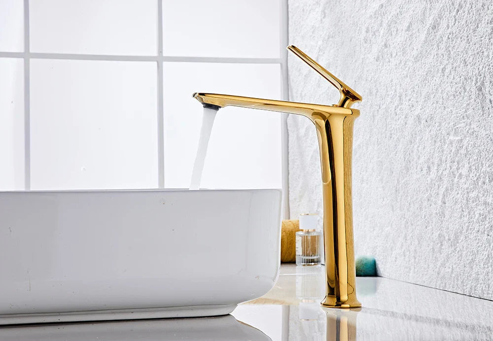 Solid Brass Ceramic-Disc Single-Handle Basin Faucet (Single-Hole Deck Mount)