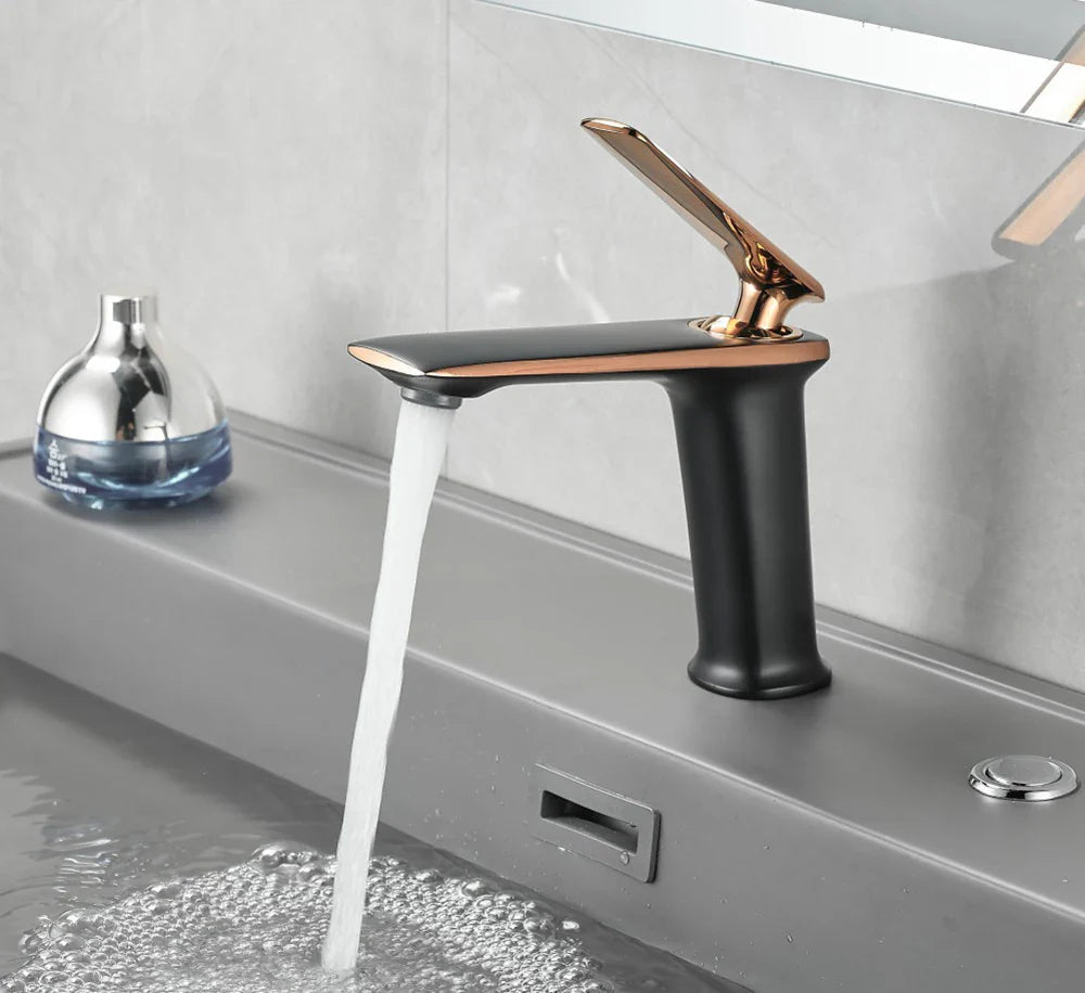Solid Brass Ceramic-Disc Single-Handle Basin Faucet (Single-Hole Deck Mount)