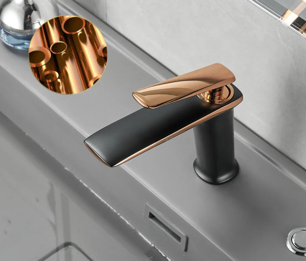 Solid Brass Ceramic-Disc Single-Handle Basin Faucet (Single-Hole Deck Mount)