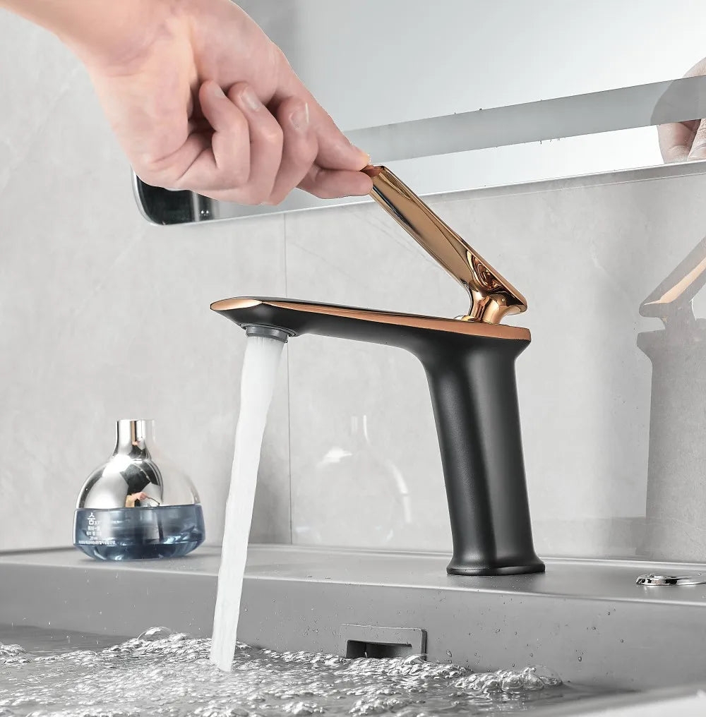 Solid Brass Ceramic-Disc Single-Handle Basin Faucet (Single-Hole Deck Mount)
