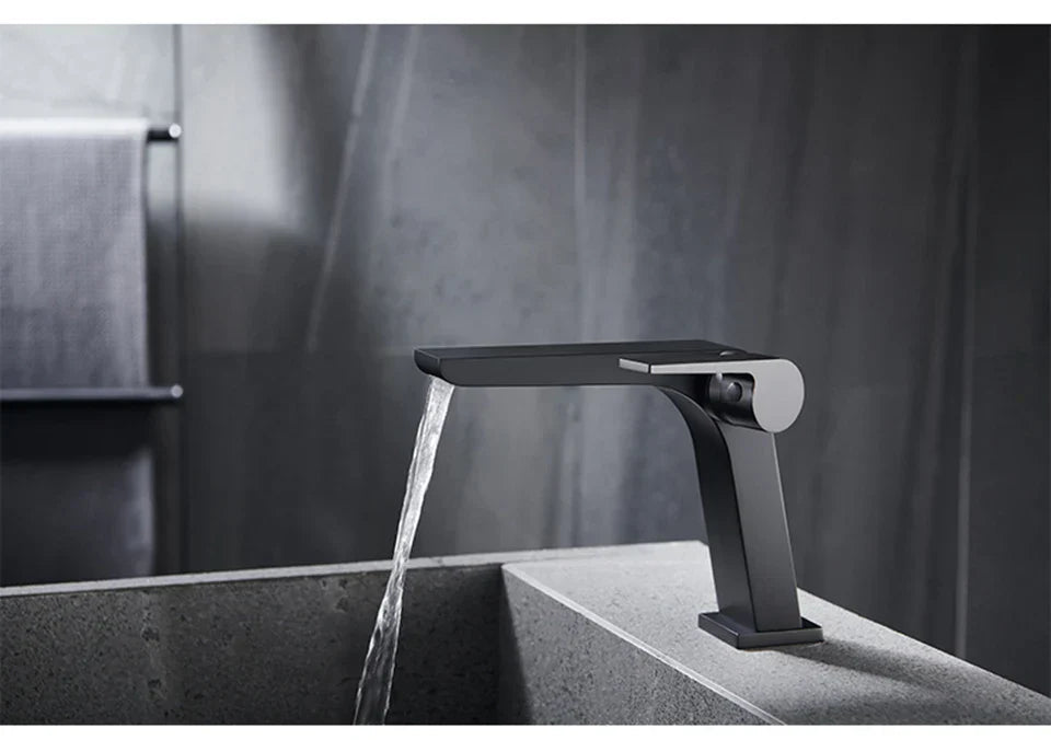 Solid Brass Ceramic Disc Waterfall Bathroom Faucet (Single-Hole Deck Mount)