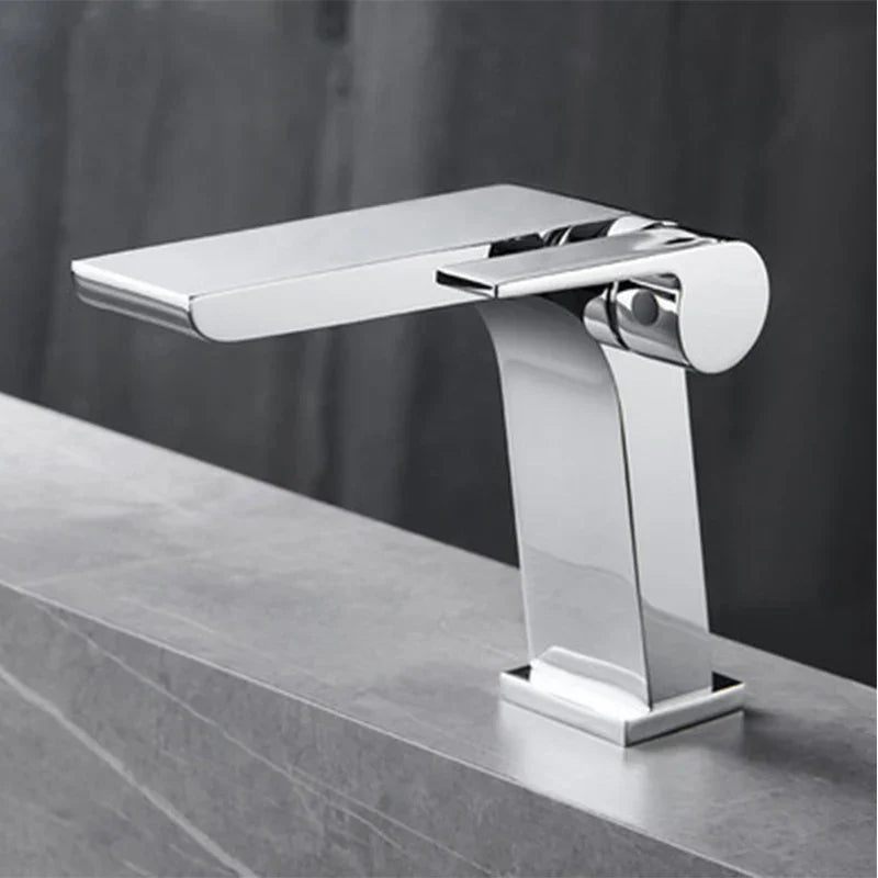Solid Brass Ceramic Disc Waterfall Bathroom Faucet (Single-Hole Deck Mount)