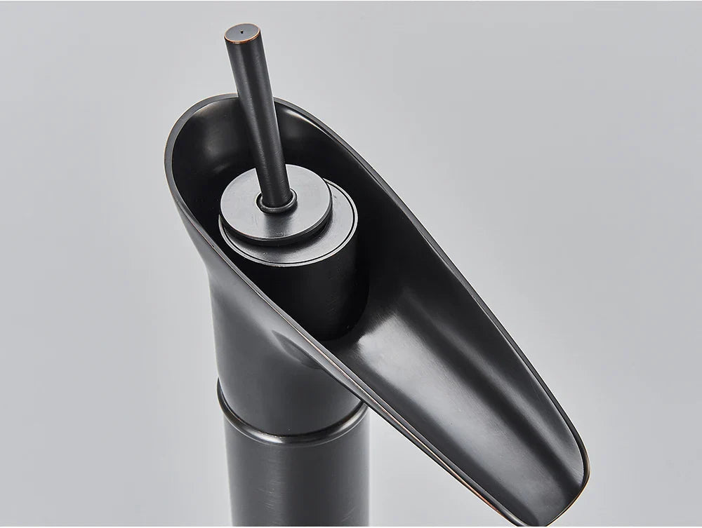 Solid Brass Ceramic Valve Waterfall Basin Faucet (Single-Hole Deck-Mount)