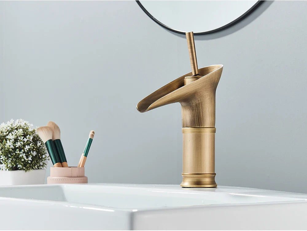 Solid Brass Ceramic Valve Waterfall Basin Faucet (Single-Hole Deck-Mount)
