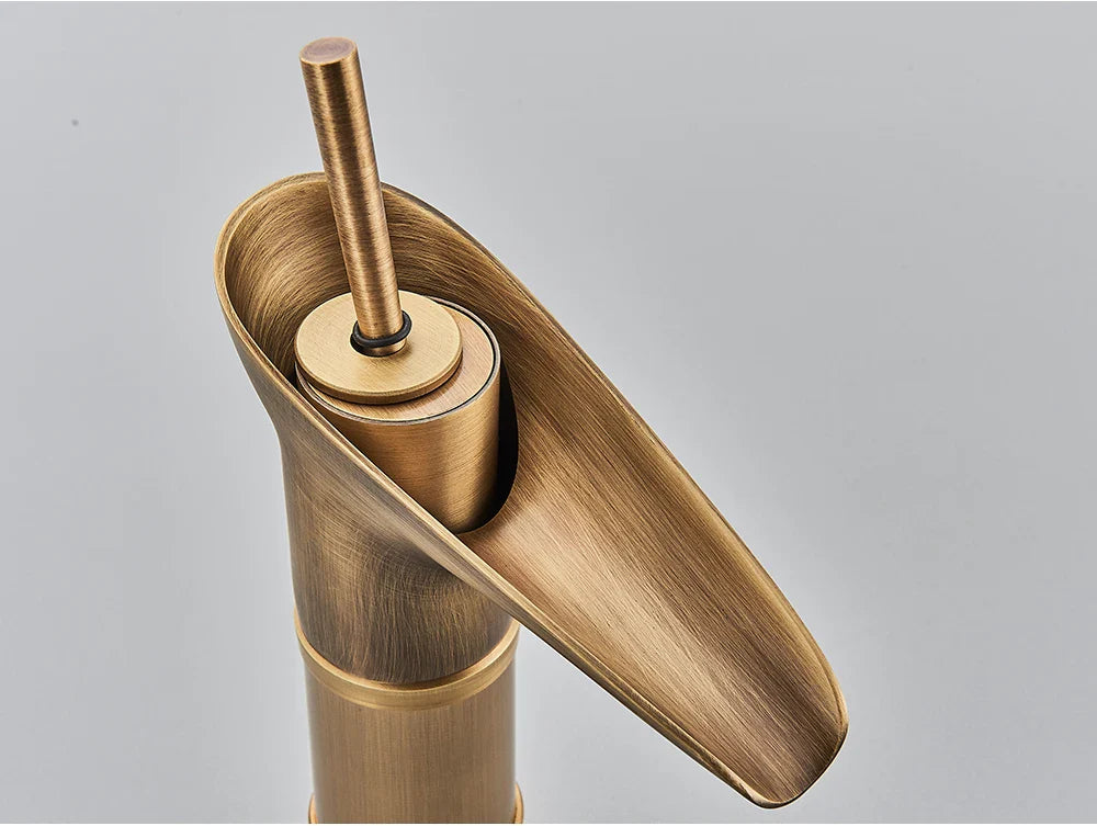 Solid Brass Ceramic Valve Waterfall Basin Faucet (Single-Hole Deck-Mount)