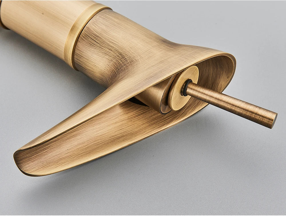 Solid Brass Ceramic Valve Waterfall Basin Faucet (Single-Hole Deck-Mount)