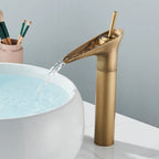 Solid Brass Ceramic Valve Waterfall Basin Faucet (Single-Hole Deck-Mount)