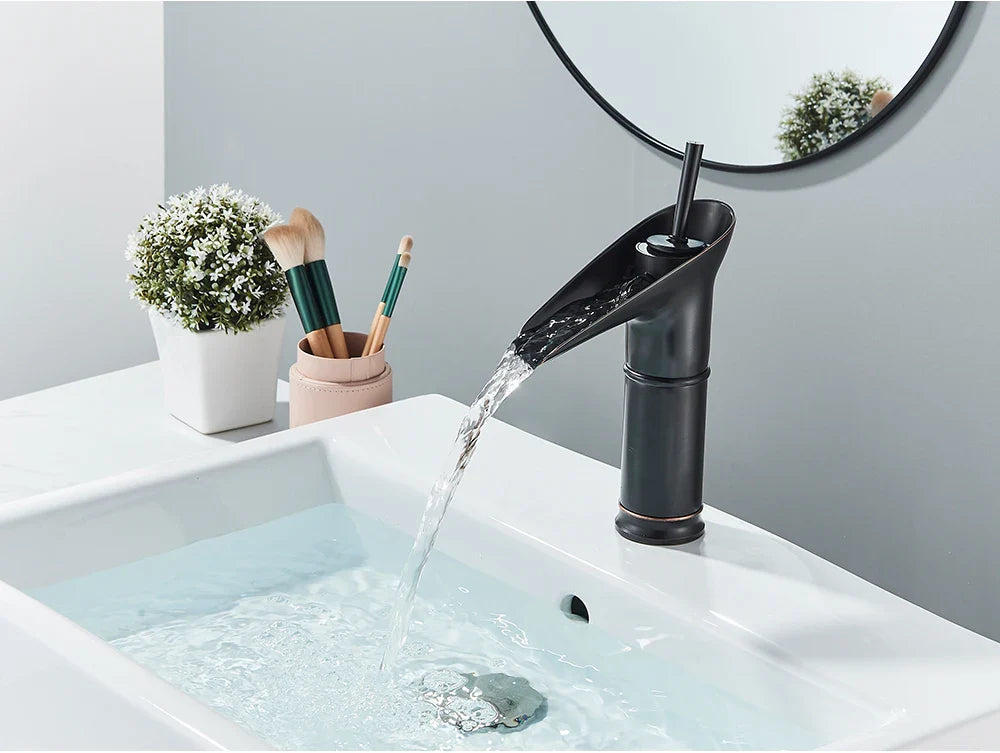 Solid Brass Ceramic Valve Waterfall Basin Faucet (Single-Hole Deck-Mount)
