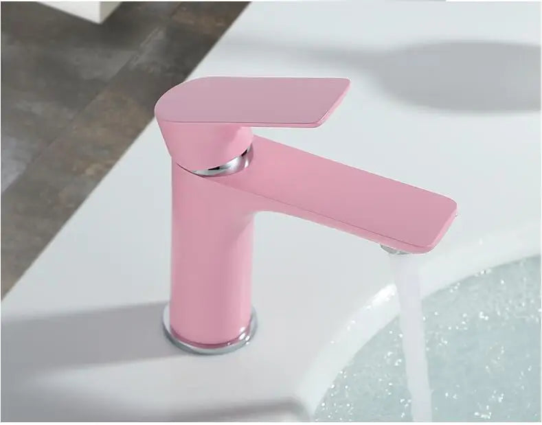 Solid Brass Single-Lever Bathroom Faucet (Deck-Mount)