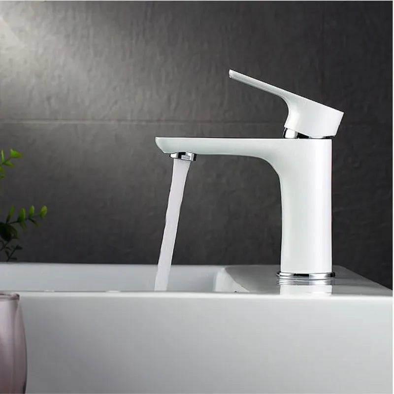 Solid Brass Single-Lever Bathroom Faucet (Deck-Mount)