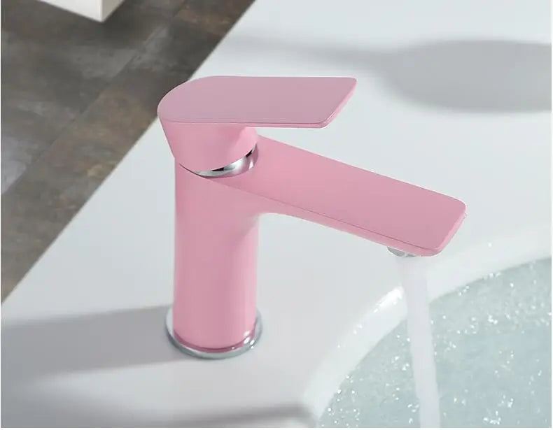 Solid Brass Single-Lever Bathroom Faucet (Deck-Mount)