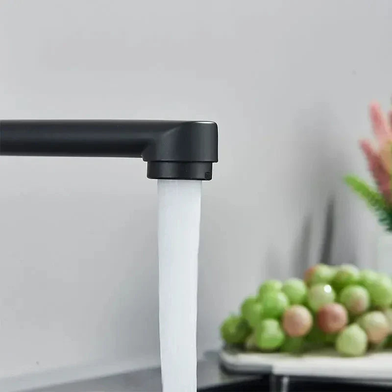Wall-Mounted 360° Swivel Pull-Out Spray Mixer Tap