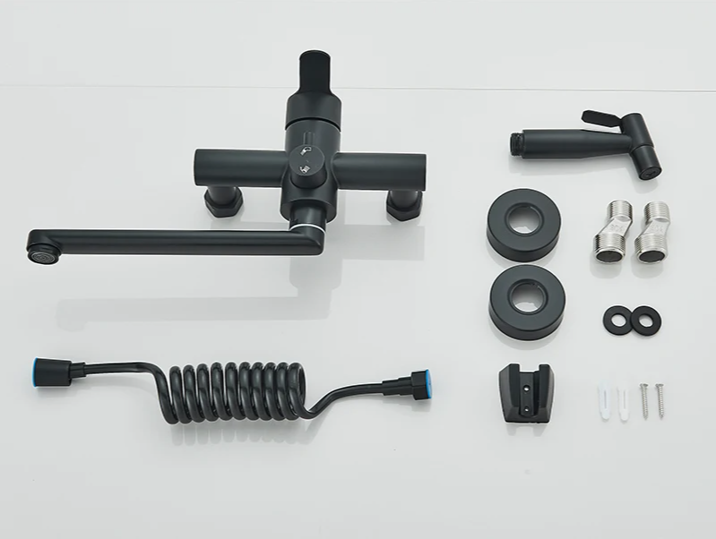 Wall-Mounted 360° Swivel Pull-Out Spray Mixer Tap