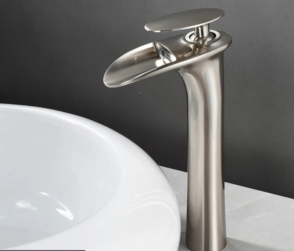 Waterfall Spout Brass Body & Ceramic Valve Basin Faucet (Single-Hole Deck-Mount)