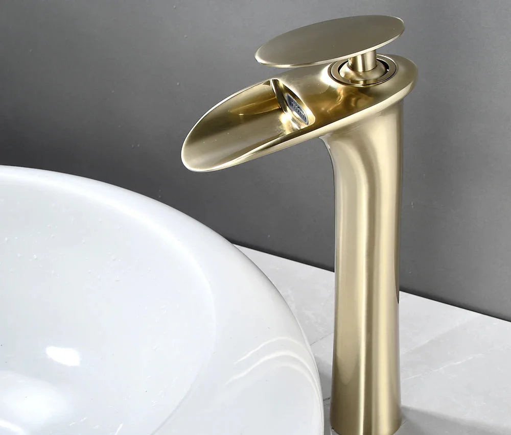 Waterfall Spout Brass Body & Ceramic Valve Basin Faucet (Single-Hole Deck-Mount)