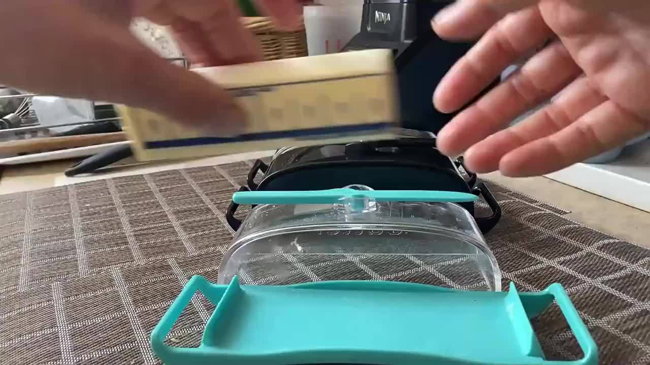 Airtight Built-In Cheese Slicer Butter Keeper